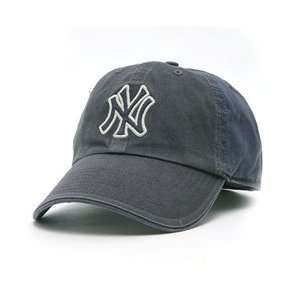  New York Yankees Maniz Franchise Fitted Cap   Grey/Navy 