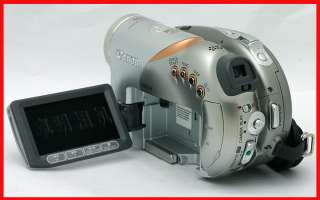 Canon VIXIA HR 10 HR10 Camcorder *In Mint condition+++* 013803079555 