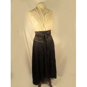   Skirt w/Brocade Wide Lace Up Waist Band   Size Large 