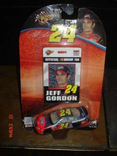 JEFF GORDON #24 DUPONT 164 NASCAR & FAN TAG 2004 WC  