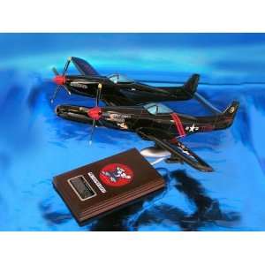  P/F 82G Twin Mustang 1/32 Scale USAF Toys & Games