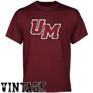  NCAA UMass Minutemen Maroon Distressed Logo Vintage T 