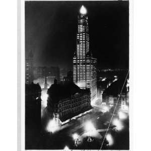  1913 photo Woolworth Building at night, New York City 