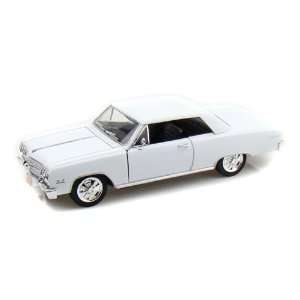  1965 Chevy Chevelle Malibu 1/24   White Toys & Games