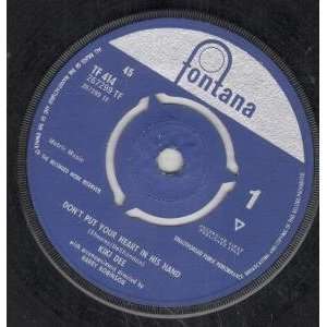   IN HIS HAND 7 INCH (7 VINYL 45) UK FONTANA 1963 KIKI DEE Music