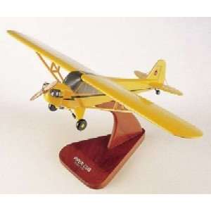   Worldwide Trading H0324 J 3 Piper Cub 1/24 AIRCRAFT Toys & Games