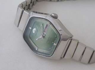   VINTAGE ORIENT CRYSTAL 21 JEWELS DAY DATE AUTOMATIC JAPAN WRIST WATCH
