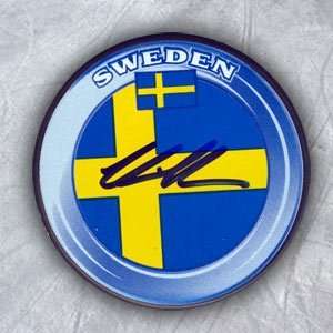  VICTOR HEDMAN Team Sweden SIGNED Hockey Puck Sports 
