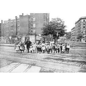 Vintage Art Crossing Guard with Schoolchildren, New York City   05407 