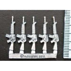   Miniatures   Bits M16 Assault Rifle . Sprue of 5 Toys & Games