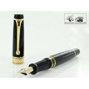  Aurora Optima   Resin Black Bold Point Fountain Pen   AU 