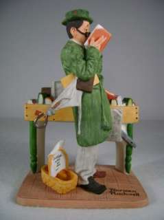 THE BOOKWORM 12 NORMAN ROCKWELL PORCELAIN FIGURINES COLLECTION STATUE 