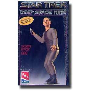  STAR TREK DS9 SECURITY OFFICER ODO MODEL Toys & Games