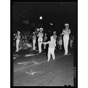  Photo Street parade at night during cotton carnival ball 