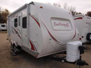 2012 CRUISER RV FUN FINDER 210WBS ULTRA LITE WIEGHT EASY TO TOW YEAR 