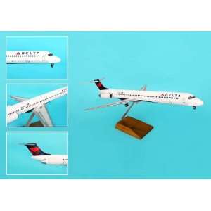    Delta Air Lines MD 80 New Livery Model Airplane Toys & Games