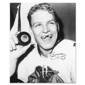 Bobby Hull Chicago Blackhawks   Holding Puck   Autographed 16x20 