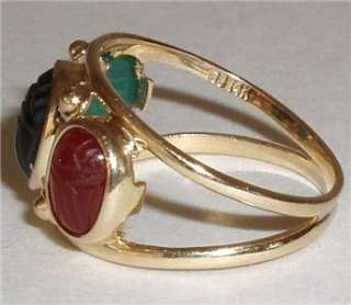  looking vintage band ring is in excellent condition with no damage 