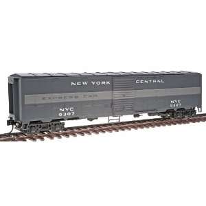  Walthers HO NYC Style Express Boxcar Troop Sleeper 