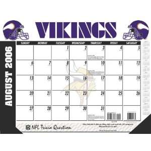  Minnesota Vikings 22x17 Academic Desk Calendar 2006 07 