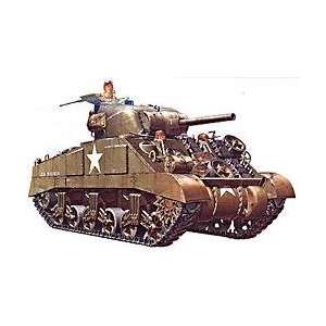    Tamiya 1/35 Scale US Army M4 Sherman Tank Kit Toys & Games