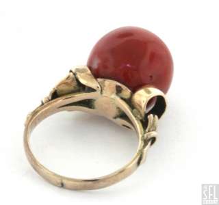 VINTAGE 18K GOLD 12.5mm RED CORAL SOLITAIRE COCKTAIL RING SIZE 4.25 