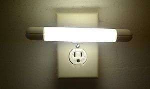 Lot Of 4 Lampi Plug In Closet Kitchen Cabinet Night Lights  