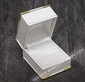 White Leather Velvet Insert Ring Jewelry Gift Box   