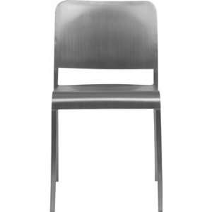 20 06™ STACKING CHAIR