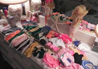 Large 100+ Vintage Barbie Clothes 2   1966 Dolls & Accessories Lot 