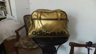 goldene große Tasche von ADIDAS in Innenstadt   Altstadt 