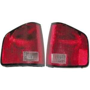 New Aftermarket Passenger & Driver Side Tail Light Pair That Fits A 