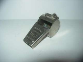  VINTAGE WHISTLE STAMPED  THE THUNDERER  AND MADE BY ACME 