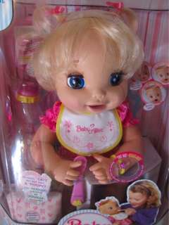 BABY ALIVE poupée doll parle, mange,souille sa couche+ 2 trousses 
