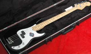 New USA Fender ® American Standard P Bass, MN, Black  