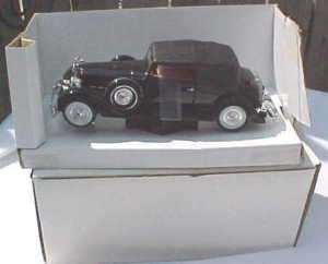 New Nice Black Packard Diecast Car 127 Scale IOB  