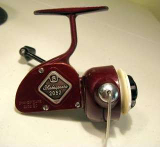 Shakespeare 2052EC vintage spinning reel, working but needs attention 