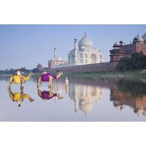  Taj Mahal, Agra, Uttar Pradesh, India by Doug Pearson 